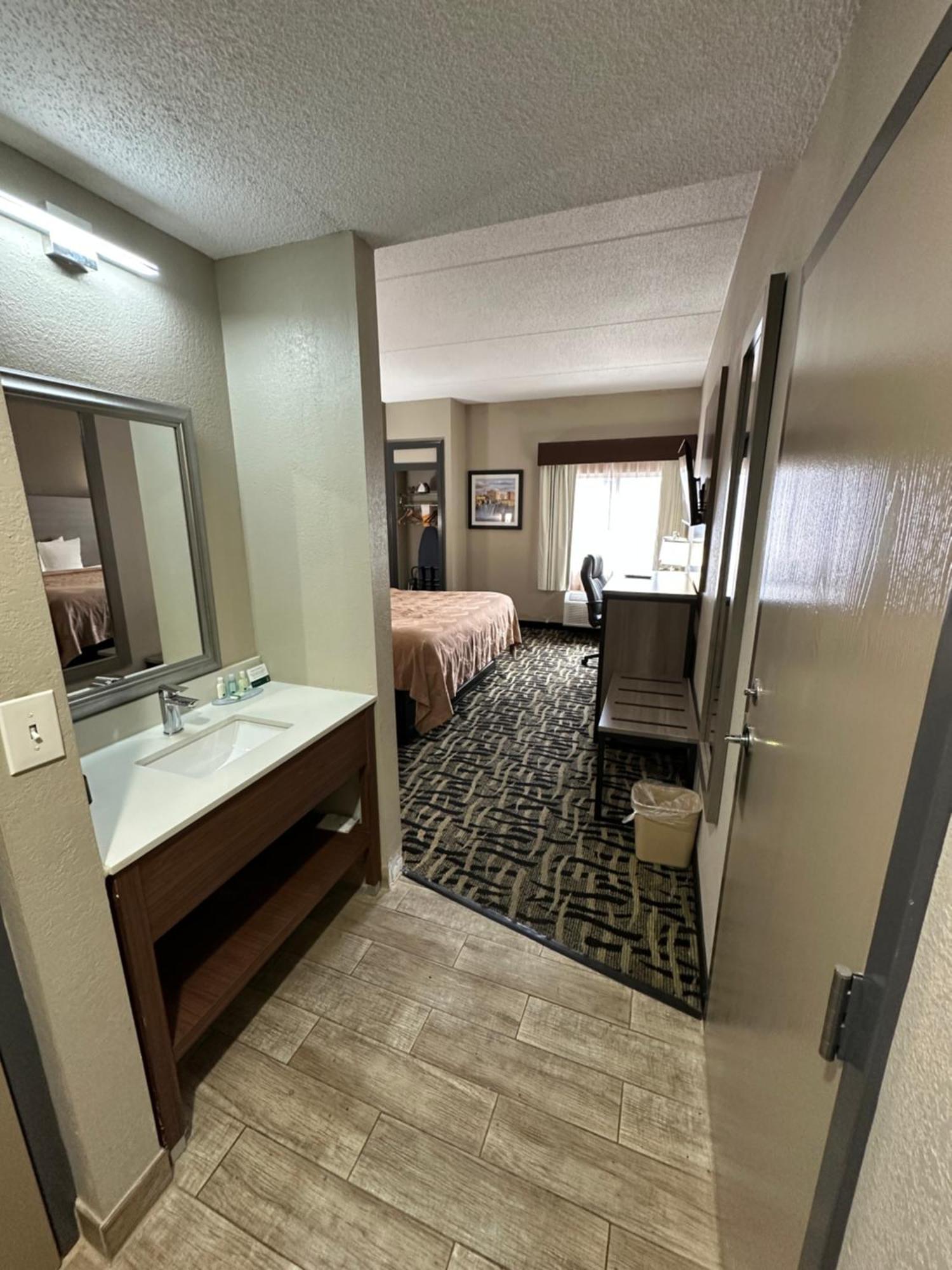 Quality Inn Rochester Exterior photo